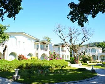 The Hridayesh Spa Wilderness Resort - Rāmnagar - Κτίριο