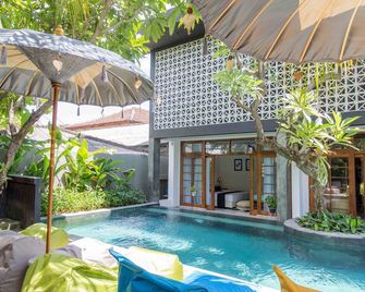 Interconnection Hostel - קוטה - בריכה