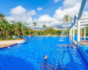 Cubo's Estudio 118 Benal Beach Sea View - Benalmádena - Bể bơi