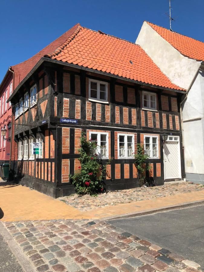 Madam Bundsens Huse – Assens