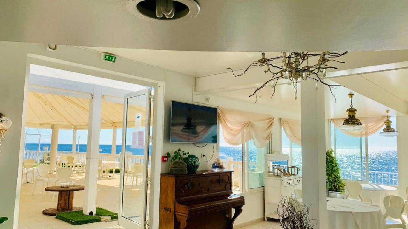 Hotel Ariana