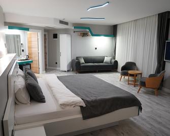 Midis Otel - Adrianopol - Dormitor