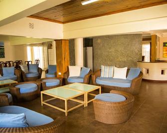 Thayu Farm Hotel - Kikuyu - Lounge
