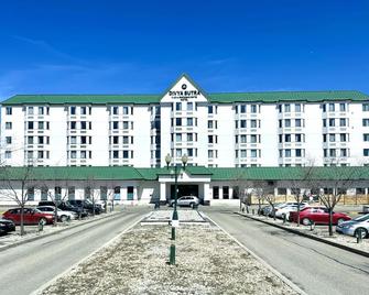 Divya Sutra Plaza and Conference Centre Calgary Airport - Calgary - Building