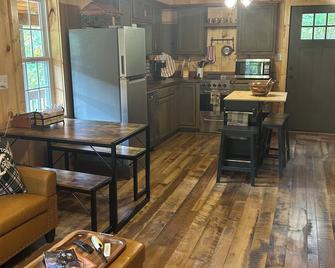 Indian Creek Cabin, Mckee Ky- 2 Br Cabin On The Rockcastle River In Mckee, Ky! - Mc Kee
