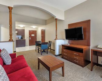 Citrus Suites Redlands Loma Linda Hotel - Redlands - Wohnzimmer