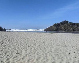 The Little Blue Farmhouse on the Mendocino Coast - Caspar - Bãi biển
