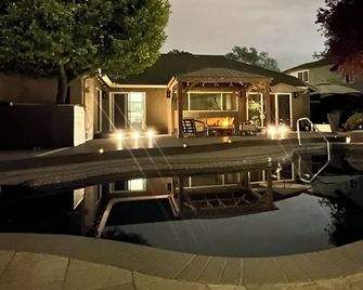 Charming studio in Folsom - quiet neighborhood close to trails & Folsom Lake - Folsom - Zwembad