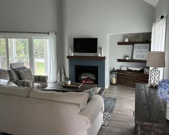Charming Quiet 1 Bd Condo - Folly Beach - Sala de estar