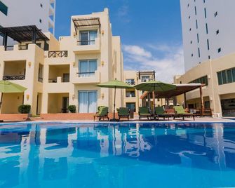 Zafiro Beach Boutique Resort - Mazatlán - Svømmebasseng