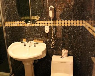 Paris Suites Hotel - Queens