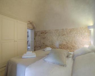 Trulli Capo di Lupo by Rentbeat - Cisternino - Schlafzimmer