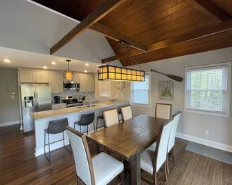 The Cozy Cottage on Little Duck Cove - Roxboro - Küche