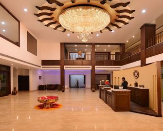 M B Greens Clarks Inn - Morādābād - Lobby