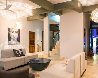 Xbalanque - West Bay - Living room