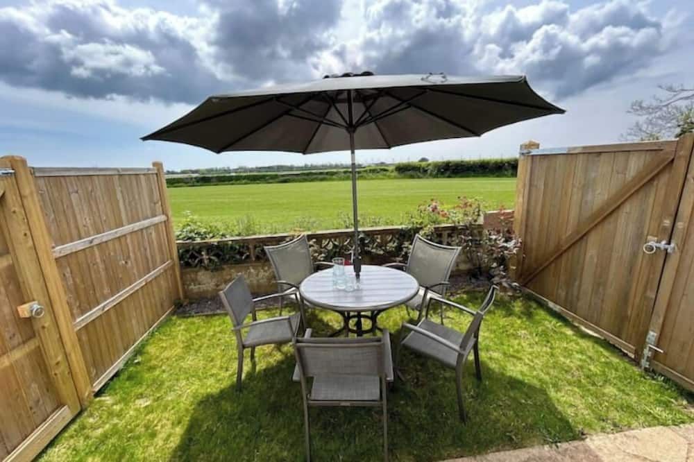 3 Bed Apartment in St Peter, Jersey - Saint Peter - Patio