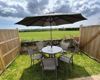 3 Bed Apartment in St Peter, Jersey - Saint Peter - Patio