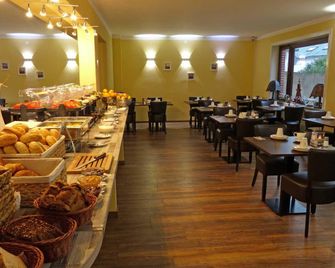 Hotel Zur Seerobbe - Куксгафен - Ресторан