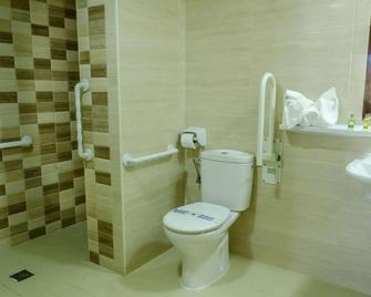 Apartamentos Tesy - La Manga - Bathroom