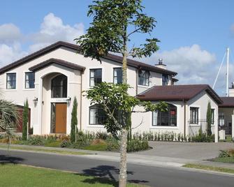 Casa Aquila Boutique Bed And Breakfast - Whitianga - Edificio