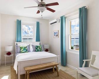 Stunning Sea Views, Contemporary Upper 3Bed - 4A - Sandys - Bedroom