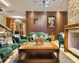 هوتل جلامور دا سيرا - غرامادو - ردهة