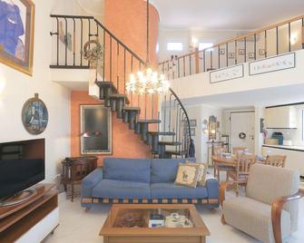 Sani Beach Gallery Villa, your next family vacation! - Sane - Living room