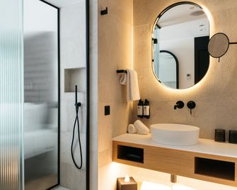 Boutique Hotel Petit Montision - Palma - Baño