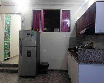 Hostal Shelter La Perla - San Luis, Antioquia, Colombia - San Luis - Kitchen