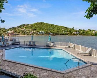 Penthouse luxury with ocean views Resort pools - Saint Thomas Island - Pool