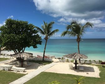 Little Bay Villa 40 Paces From The Caribbean Sea! - Cedar Grove - Beach