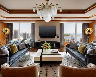 The Ritz-Carlton Toronto - Toronto - Living room