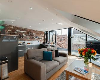 Base Serviced Apartments - Sir Thomas Street - Liverpool