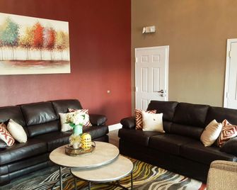 Red Roof Inn & Suites Houston - Humble/IAH Airport - Humble - Olohuone