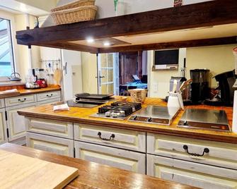 Beautiful And Charming Abode With Exceptional Views Of The Sea Rated 4 Stars - La Hague - Cuisine
