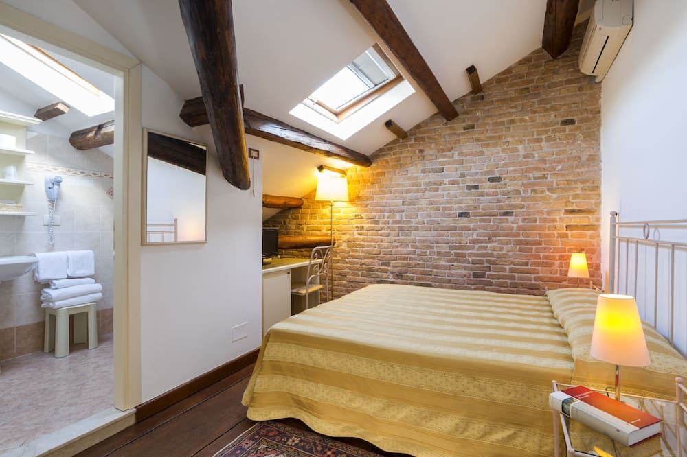 Villa Casanova - Venice - Bedroom
