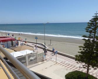 1 Bedroom Penthouse On Front Line Of The Beach - Roquetas de Mar - Strand