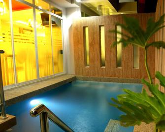 Klm Condotel - Angeles City - Πισίνα