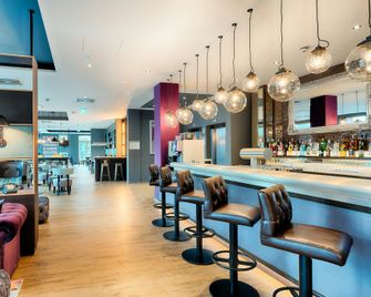 Premier Inn Wiesbaden City Centre - Wiesbaden - Bar