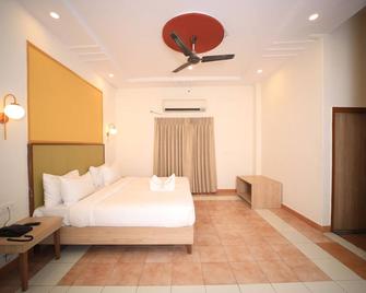 Kenth Hari Resort Dhaulpur by ShriGo Hotels - Dhaulpur - Bedroom
