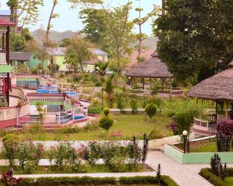 Hotel Hermitage - Sauraha - Outdoors view