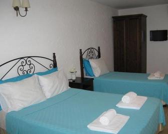 Assos Sardunya Butik Hotel - Sazli - Bedroom