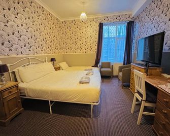 The Avon - Blackpool - Bedroom