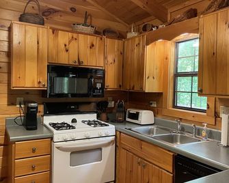 Miss Jo'sRemote Cabin with Outdoor Hot tub - Saluda - Kitchen