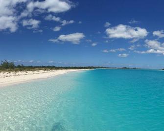 Palm Point Loft - Private two bed+ two bath on the canal IG@PalmPointTCI - Grace Bay - Beach