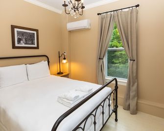 Pine Cottage Bed & Breakfast - Mackinac Island