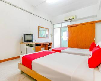OYO 1161 Sathorn Mansion - Nakhon Ratchasima - Schlafzimmer