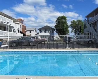 Green Dolphin Motel - Old Orchard Beach - Pool