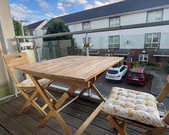 Bright Spacious Apartment - Dublin - Balcony