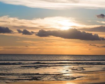 RedDoorz Hostel near Lippo Mall Kuta - Κούτα - Παραλία